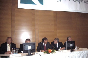 Az el�ad�k asztala az egri k�nyvvizsg�l�i konferenci�n