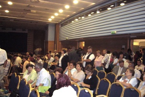 Plen�ris el�tti pillanatok az egri k�nyvvizsg�l�i konferenci�n